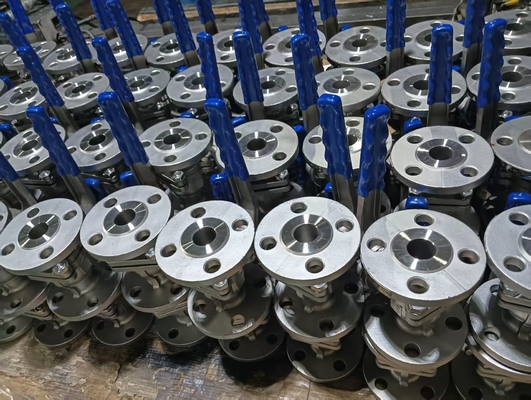 Válvula de bola de acero inoxidable fundido a la cera perdida con asiento de PTFE y cuerpo de WCB para entornos de alta temperatura